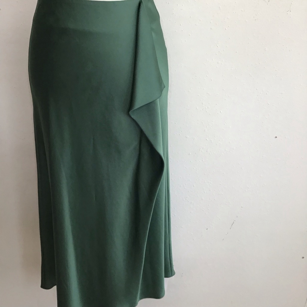 NWT- SIMKHAI Elegant Green Silky Midi Skirt Size 0 - Picture 5 of 9